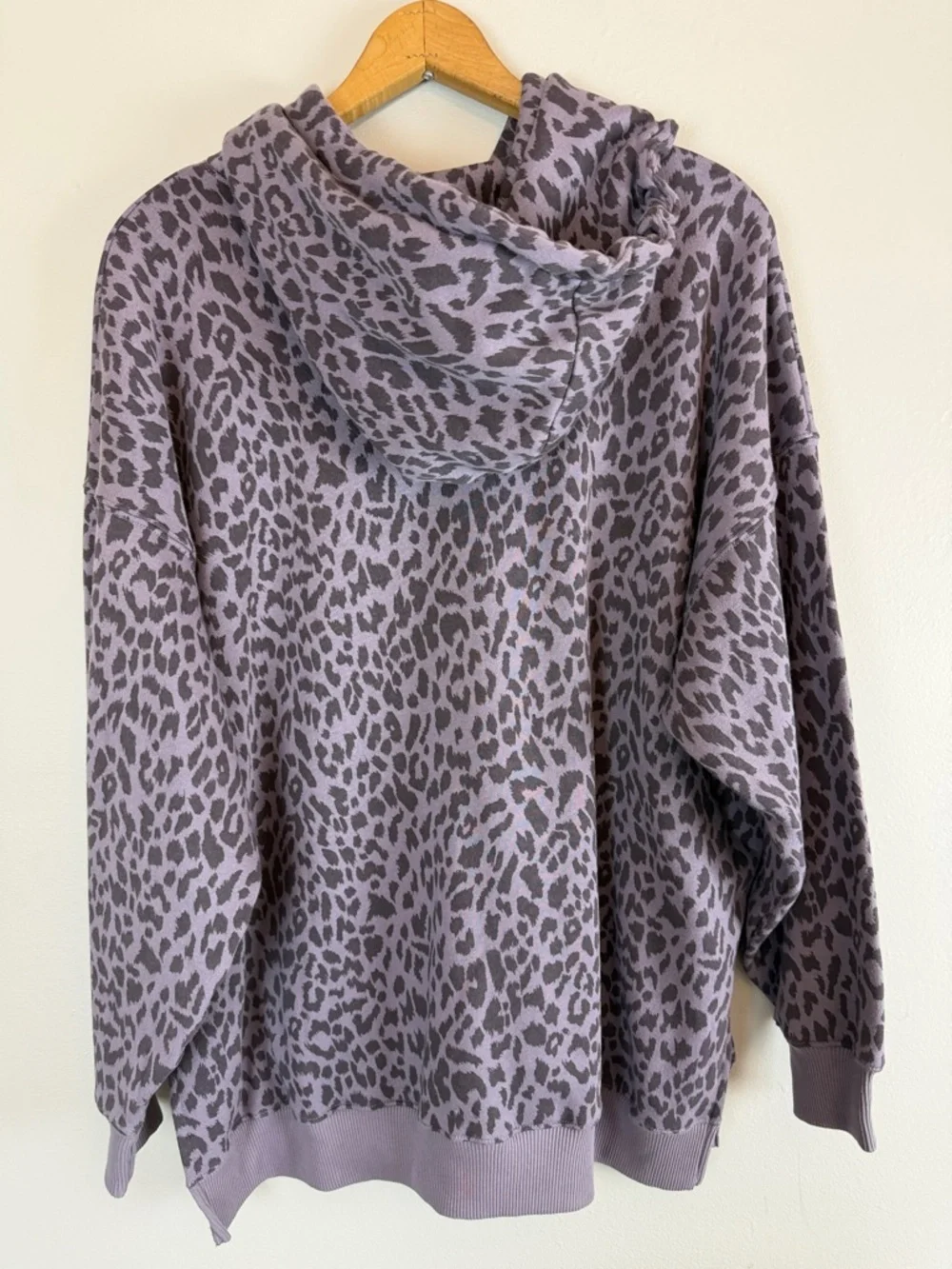 American Eagle Ahhh-mazingly Soft Jegging Fit Animal Print Hoodie Small